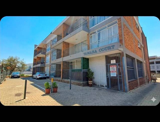 3 BEDROOM TOWNHOUSE FOR SALE IN NEW REDRUTH
